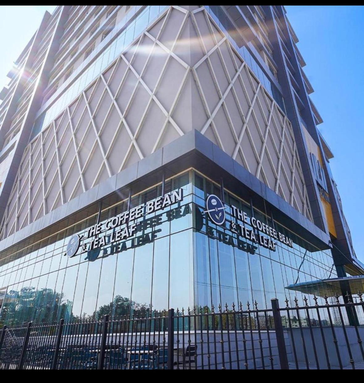 High Rise Presidential Suite In Elysium Opp Centaurus Islamabad Zewnętrze zdjęcie